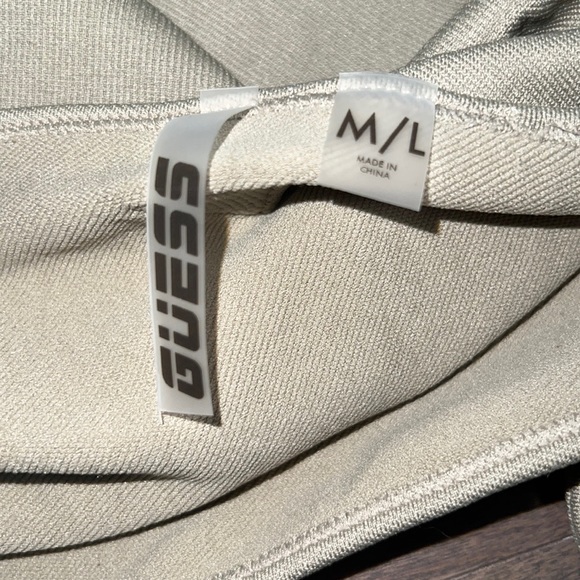 crop tops guess - Picture 4 of 4